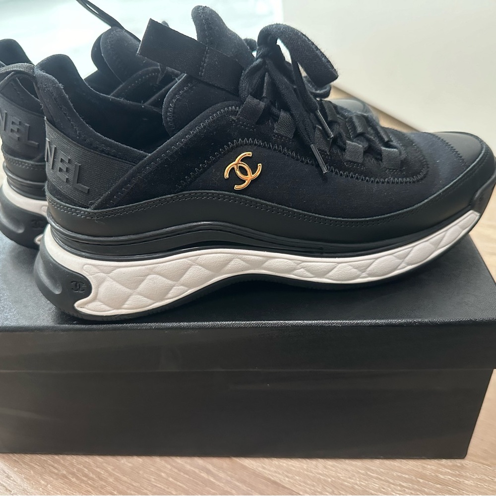 Chanel sneakers worn once 38.5
